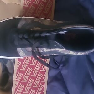 New mens Vans running shoes